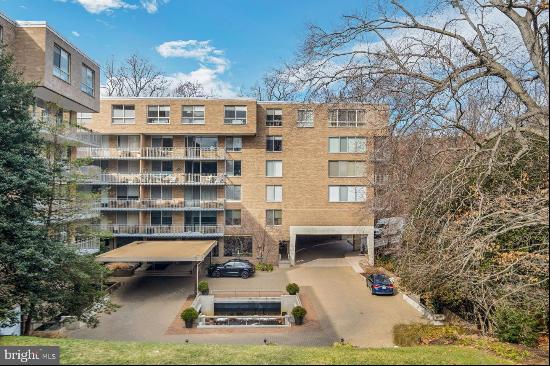 4100 Cathedral Avenue NW Unit 818, Washington DC 20016