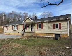 6731 Old Fincastle Rd, Fincastle VA 24090