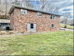 403 Hodges Road, Hurricane WV 25526