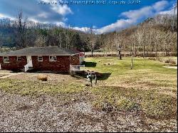 403 Hodges Road, Hurricane WV 25526