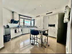 Unique apartment with stunning views for sale in Palma, Mallorca, Palma de Mallorca 07000