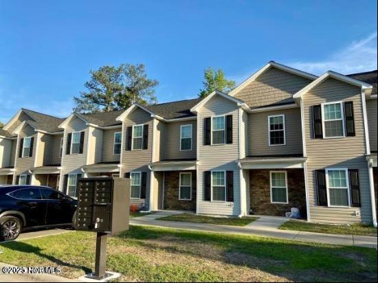 2915 Macgregor Downs Road Unit 4, Greenville NC 27834