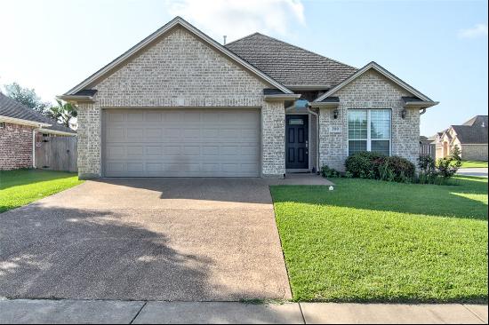 300 Robelmont Drive, College Station TX 77845