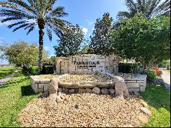 3468 Parkridge Circle #33-201, Sarasota FL 34243