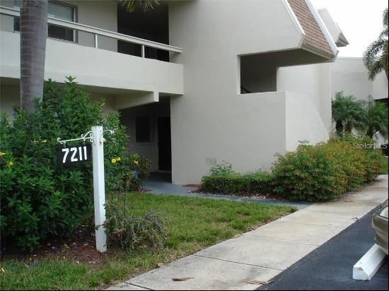 7211 W Country Club Drive N #133, Sarasota FL 34243