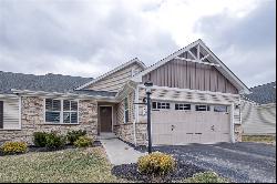 712 Celia Way, Lancaster Twp PA 16037