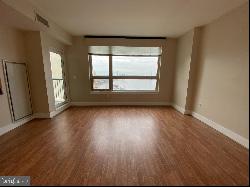 717 S Columbus Boulevard Unit PH5, Philadelphia PA 19147