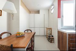 REFURBISHED MODERNIST FLAT IN EIXAMPLE DRETA, Barcelona 08007