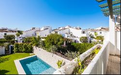 Fully renovated townhouse with private pool located a short walk, Marbella 29670