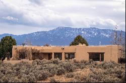 12 Villa Ventosa Rd, El Prado NM 87529