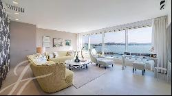 Unique waterfront duplex apartment