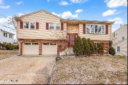 7 Chestnut Drive, Matawan NJ 07747