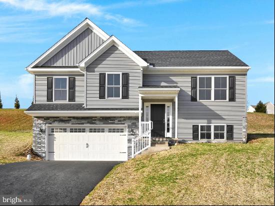 566 Monocacy Trail, Spring Grove PA 17362