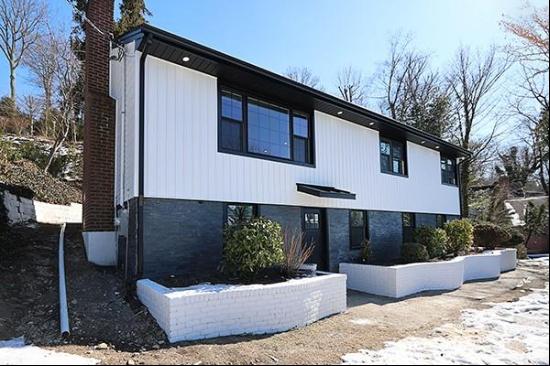 8 Fairway Place, Huntington NY 11724