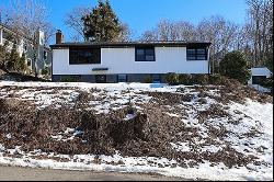 8 Fairway Place, Cold Spring Harbor NY 11724