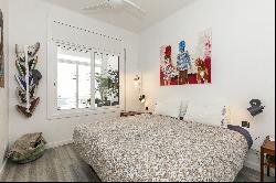 Modern, fully renovated 3 bedroom apartment for sale in the centre of Sitges