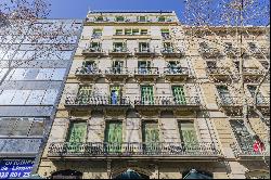 Spectacular modernist apartment next to Passeig de Gràcia