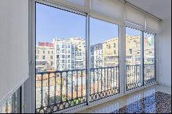 Spectacular modernist apartment next to Passeig de Gràcia