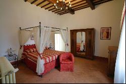 Murlo, B&B and home, let your imagination run wild in the hills of Siena