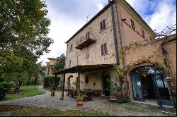 Murlo, B&B and home, let your imagination run wild in the hills of Siena