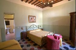 Murlo, B&B and home, let your imagination run wild in the hills of Siena