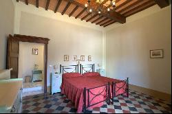 Murlo, B&B and home, let your imagination run wild in the hills of Siena