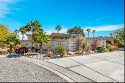 Palm Springs Paradise – Designer Home with Pool, Bocce, and Pickleball Court!