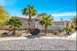 Palm Springs Paradise – Designer Home with Pool, Bocce, and Pickleball Court!