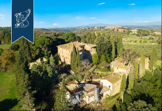 15th-century noble estate to be renovated for sale near Volterra and San Gimignano