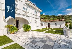 Wonderful, elegantly-renovated villa in the city of high-quality marble