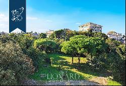 Historical villa with a private park for sale in Genoa