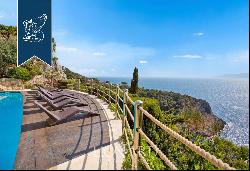 Wonderful seafront villa for sale on Mount Argentario