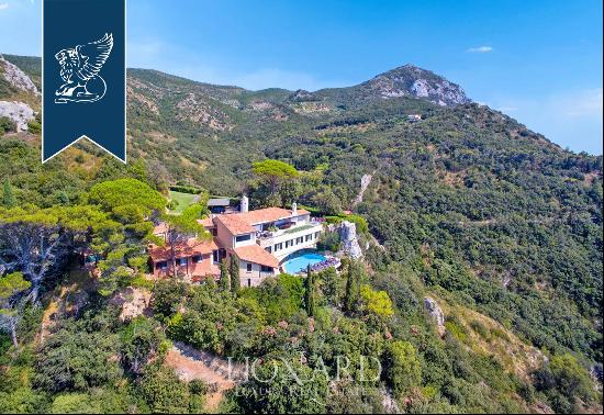 Wonderful seafront villa for sale on Mount Argentario