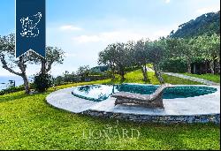 Prestigious property with garden and panoramic pool for sale on the coast of Liguria