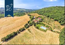 Splendid accommodation facility with swimming pool immersed in the Florentine hills for sa