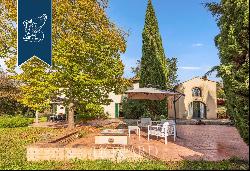 Elegant country estate for sale in Tuscany, between Florence and Siena