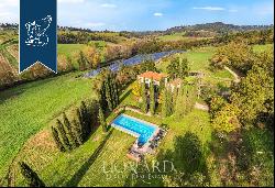 Elegant country estate for sale in Tuscany, between Florence and Siena