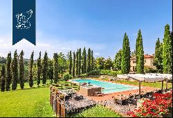 Elegant country estate for sale in Tuscany, between Florence and Siena