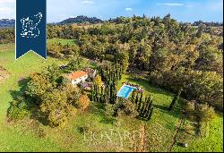 Elegant country estate for sale in Tuscany, between Florence and Siena