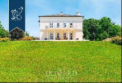 Stunning estate that took inspiration from the Neoclassical style of the White House for s