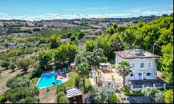 Villa With Stunning Seaview in Civitanova Marche, Le Marche