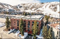 Top-Floor Shadow Ridge Unit: Steps from Park City Mountain Slopes