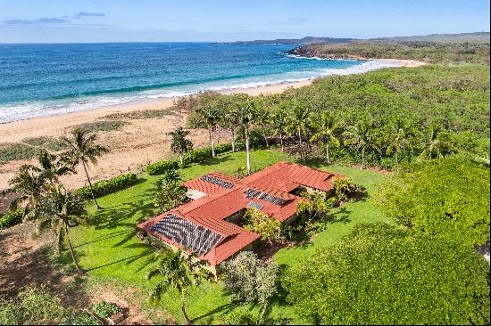 Timeless Hawaii Beachfront Retreat