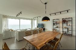 Exclusive first row apartment in Punta del Este