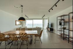 Exclusive first row apartment in Punta del Este