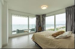 Exclusive first row apartment in Punta del Este