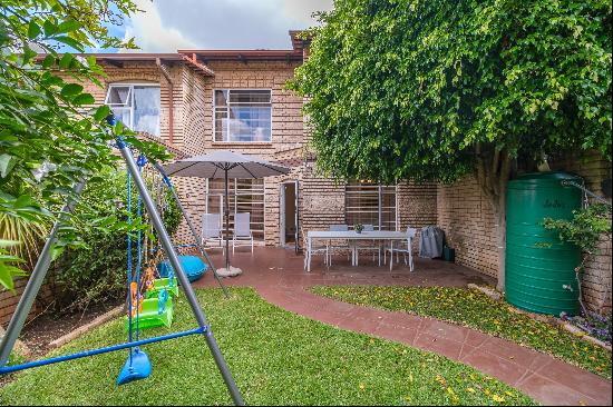 Charming Home In Serene Suburb Of Fairland!