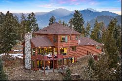 Meticulously Updated Mountain Home