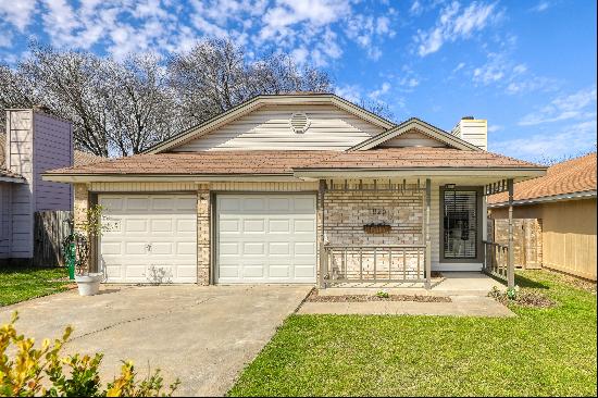 1826 Rainy Meadows Drive, Austin, TX 78758