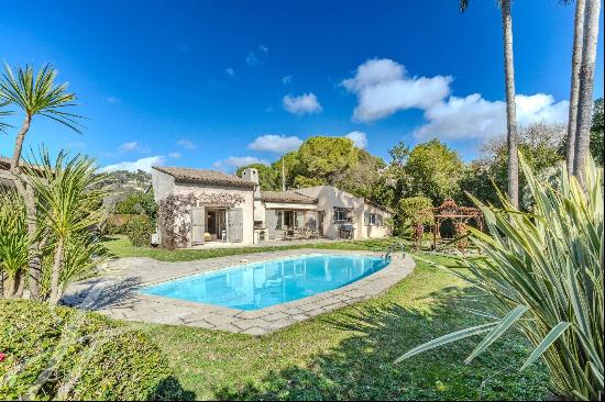 Mougins - Charming single storey provençal mas